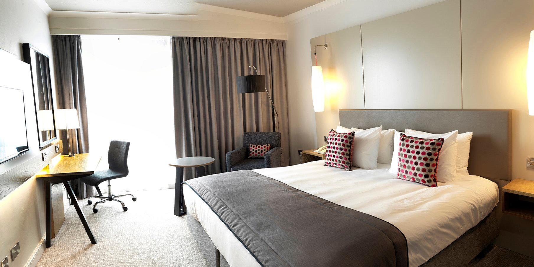 Crowne Plaza By Ihg Hotel 4*