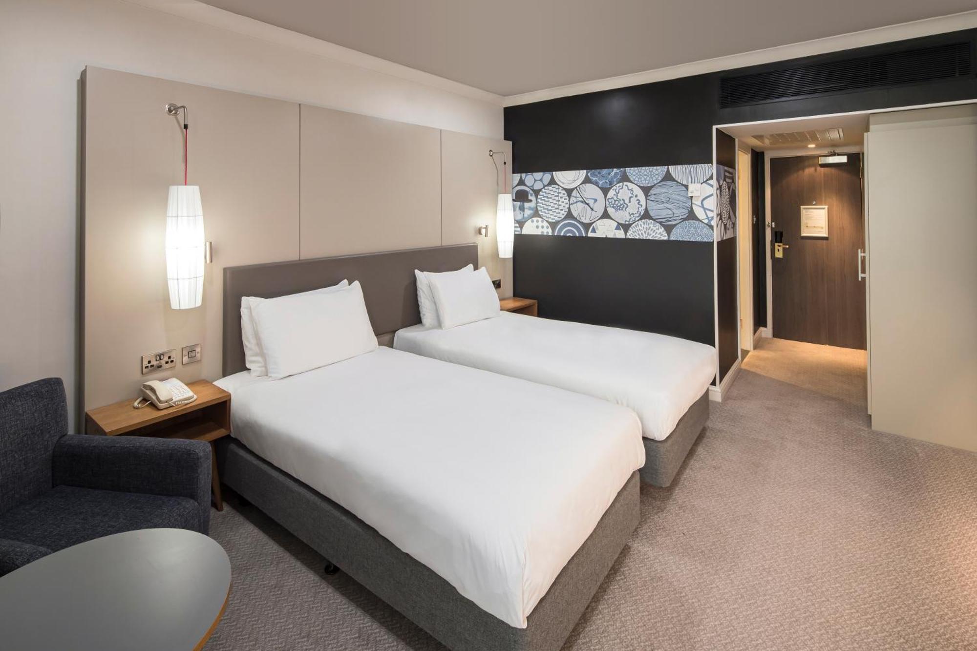 Crowne Plaza By Ihg 4*