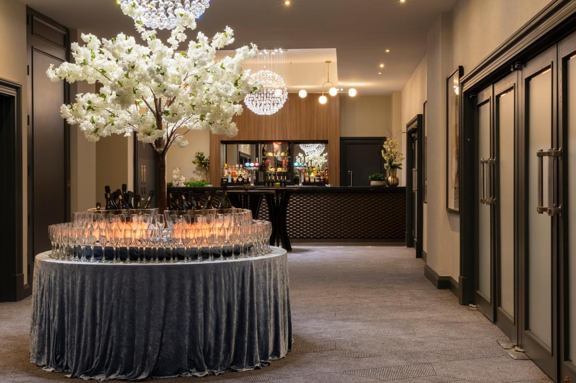 Crowne Plaza By Ihg Hotel 4*