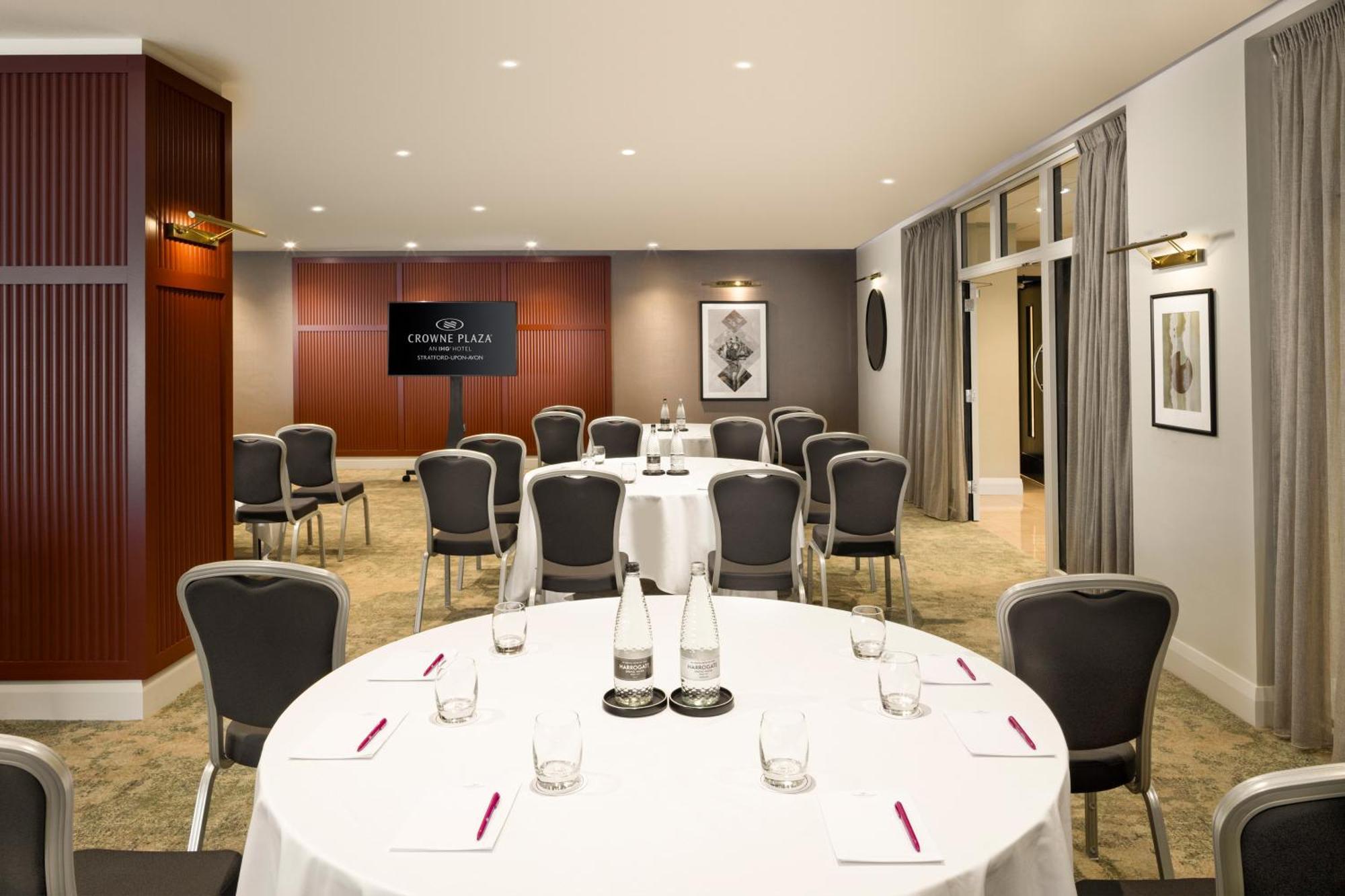 Hotel Crowne Plaza By Ihg 4*