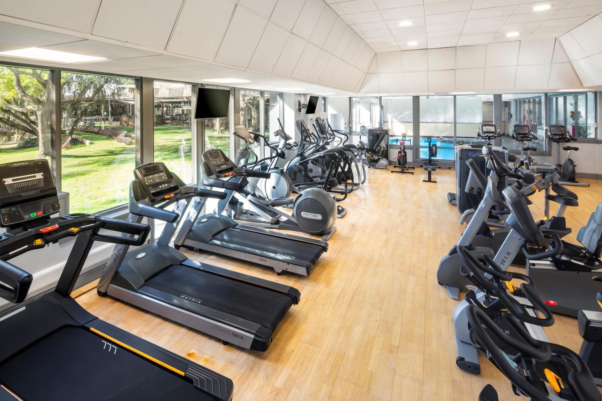 Crowne Plaza By Ihg Отель 4*